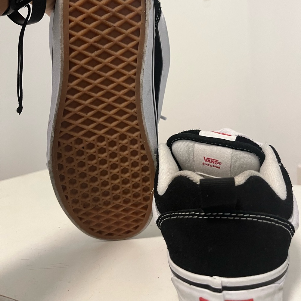 Vans knu school
